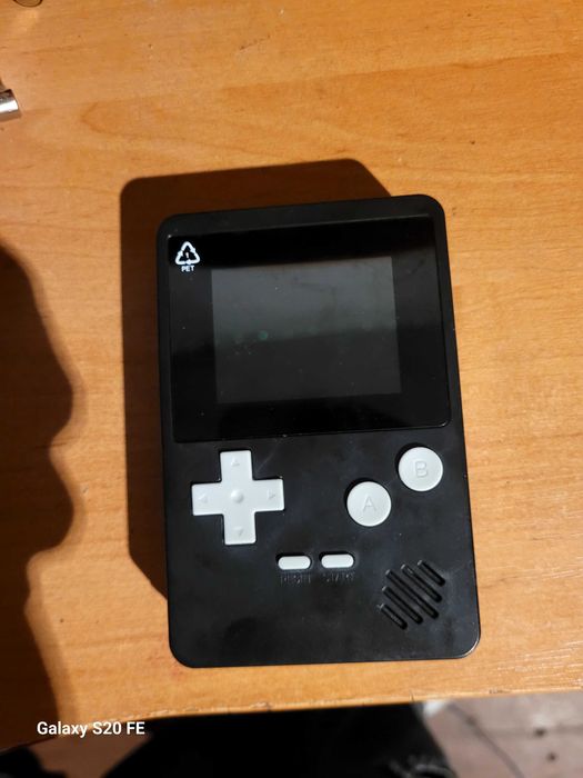 Consola Portabilă retro 200 jocuri