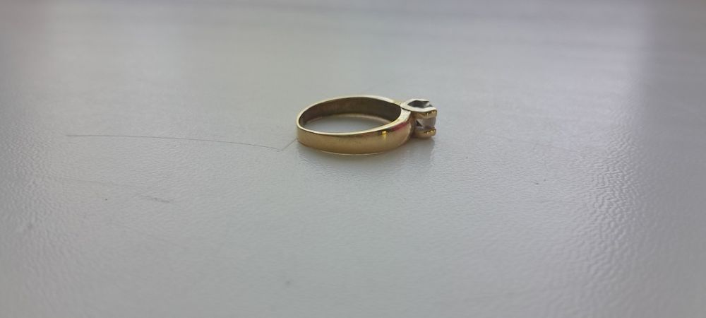 Продам золотое кольцо