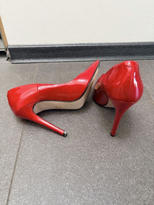 Pantofi stiletto roșii piele lăcuită – Cristhalia Customized