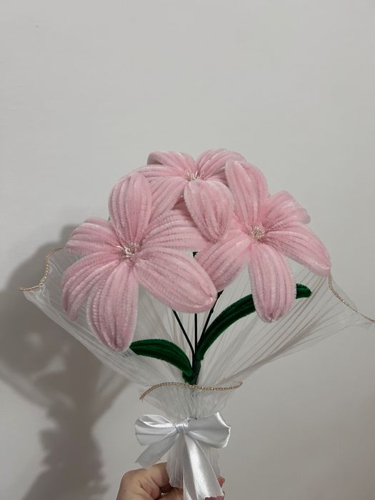 Buchet din sârmă plușată