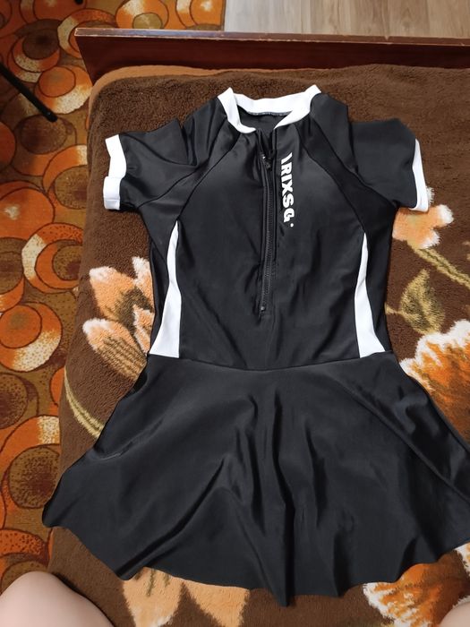 Продам купальники