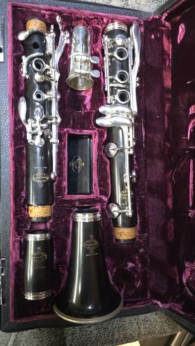 Vând clarinete diverse modele Yamaha și Buffet crampon