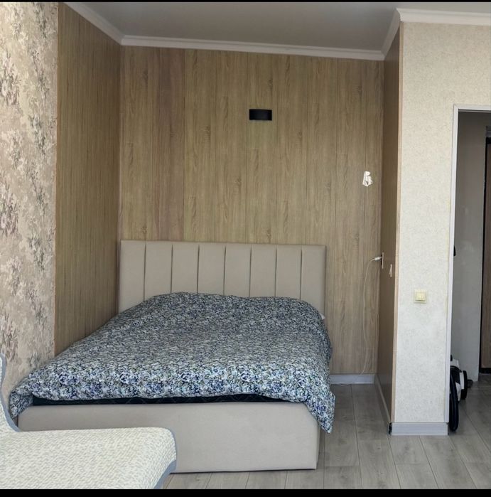 Продам кровать с матрацом