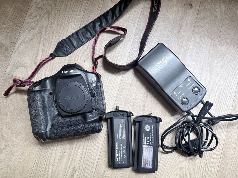 Фотоапарат Canon EOS 1D mark2n