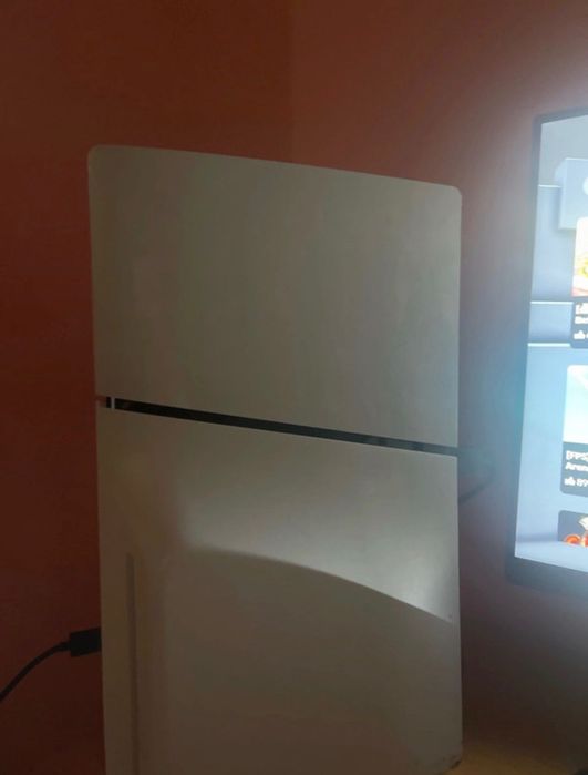 Vând ps5 cu maneta plus fc26