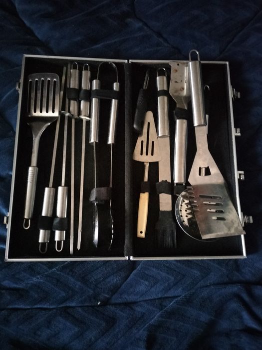 Set ustensile ptr grătar