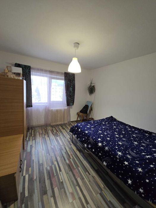 Vand apartament cu 3 camere zona Astra - Racadau