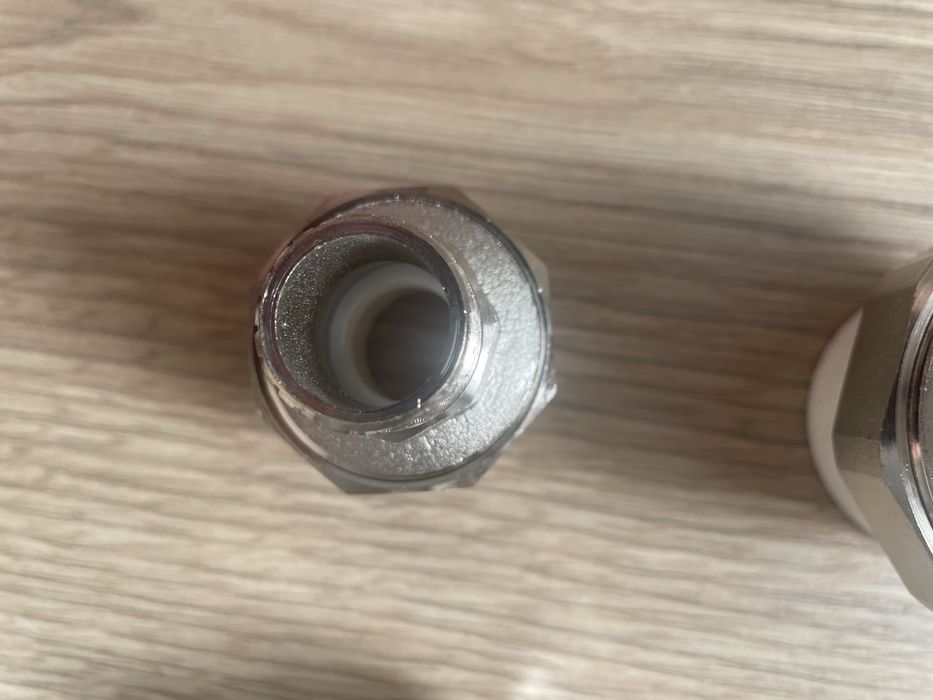 Фитинг муфта американка 32 20