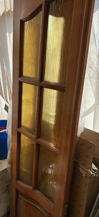 Продам дверь деревянную