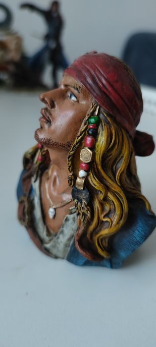 Vând statueta pirații din Caraibe