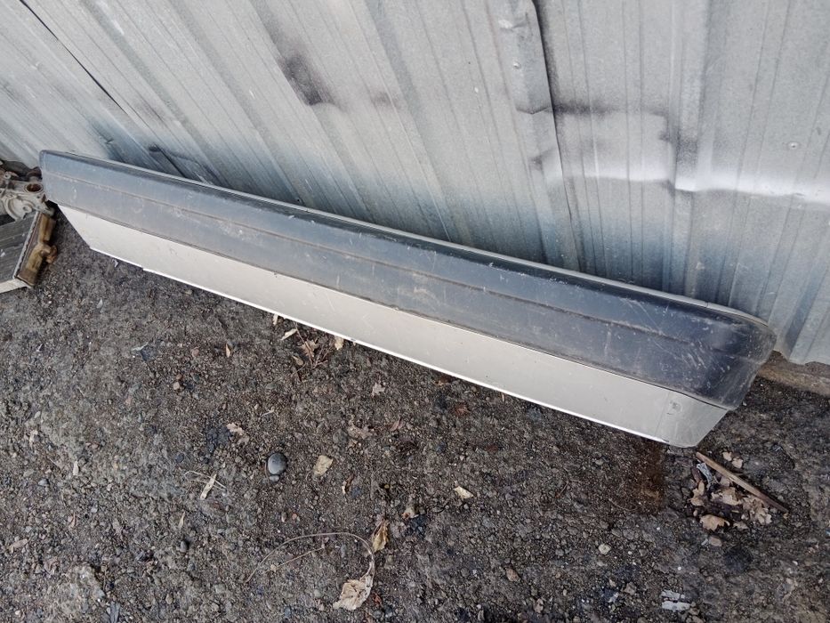 Задний бампер 190 мерс уский