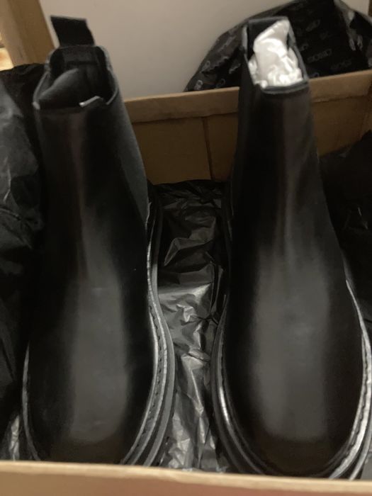 Черни кожени боти