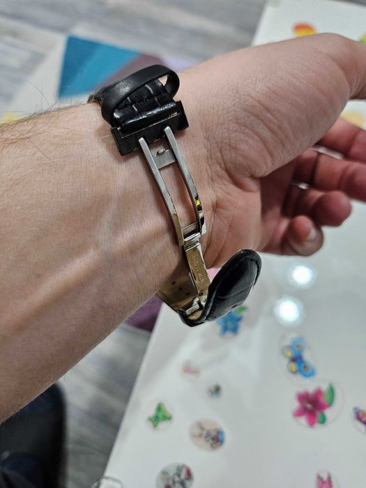 Мъжки часовник Casio, стилен и елегантен + подарък чисто Нова батерия