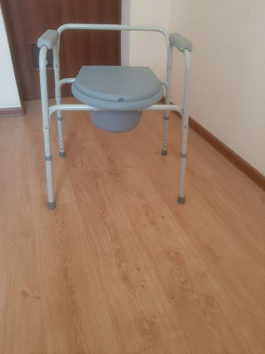 Продам санитарный стул