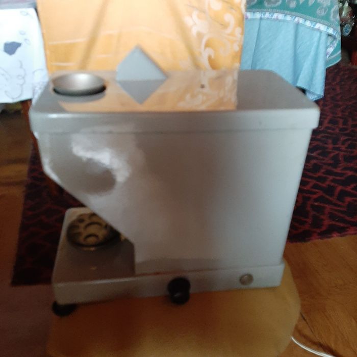 Электронные весы.