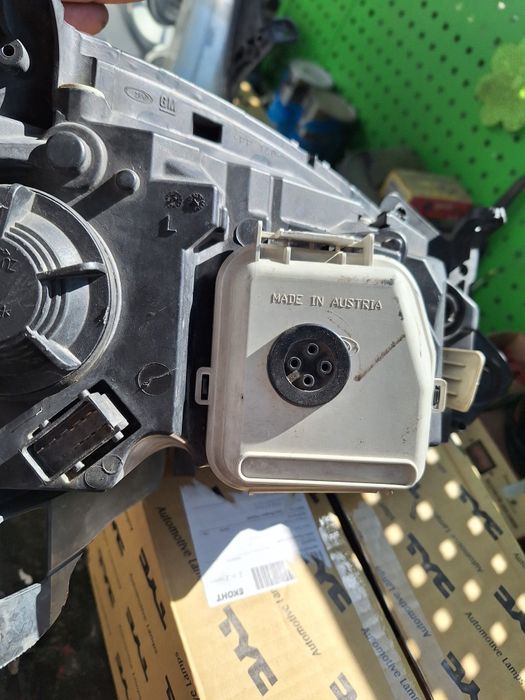 Фарове за Opel Corsa C