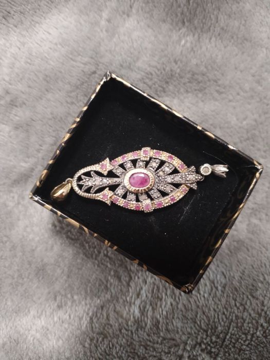 Висулка злато и сребро