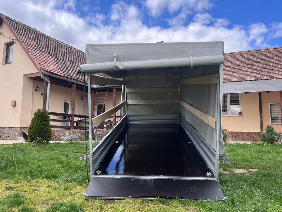 Remorcă Neptun N7-350 CT basculabilă, 750kg, prelată înaltă laterală + troliu