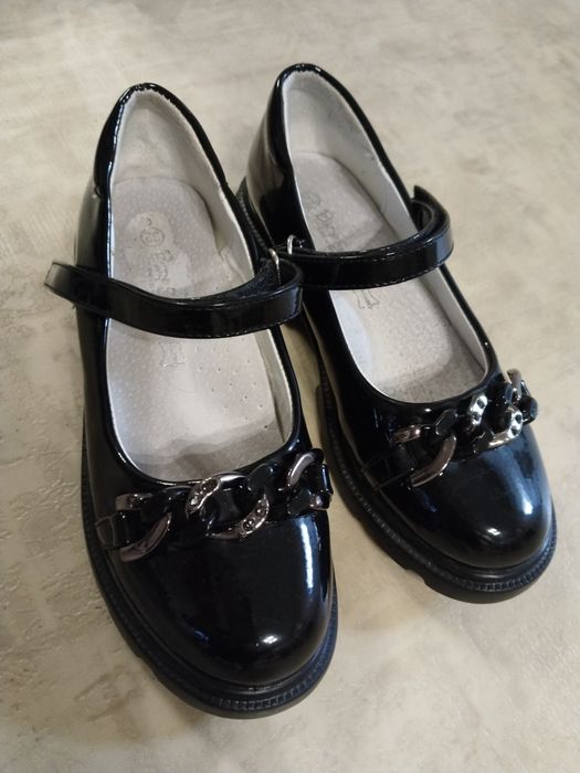 Туфли для девочки в школу