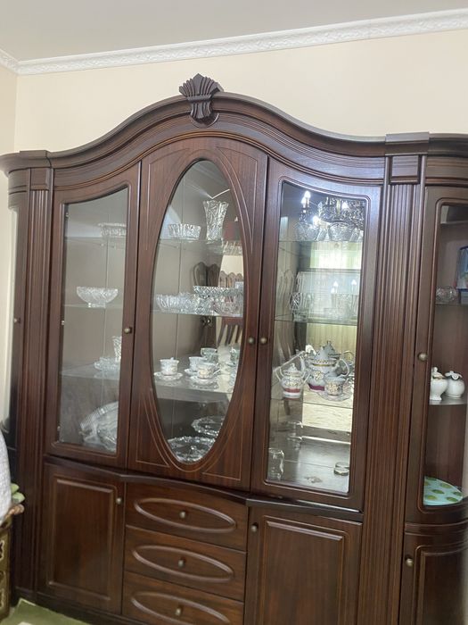 Стенка, стол стулья