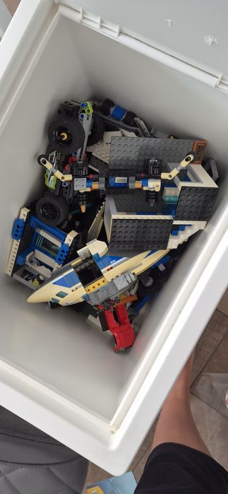 Vand lego la kg cu toate cartile