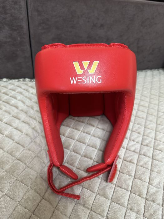 Шлема и перчатки боксерские