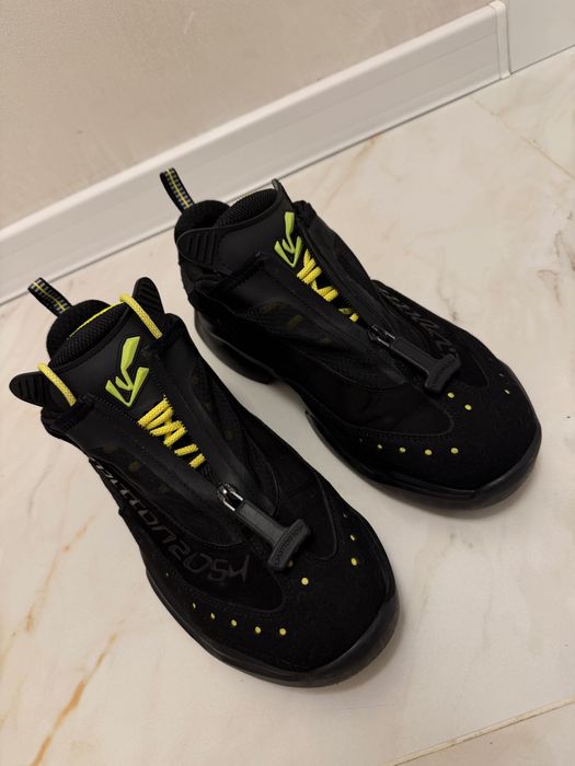 Louis Vuitton обувки