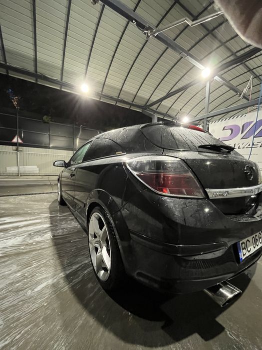 Opel astra h gtc