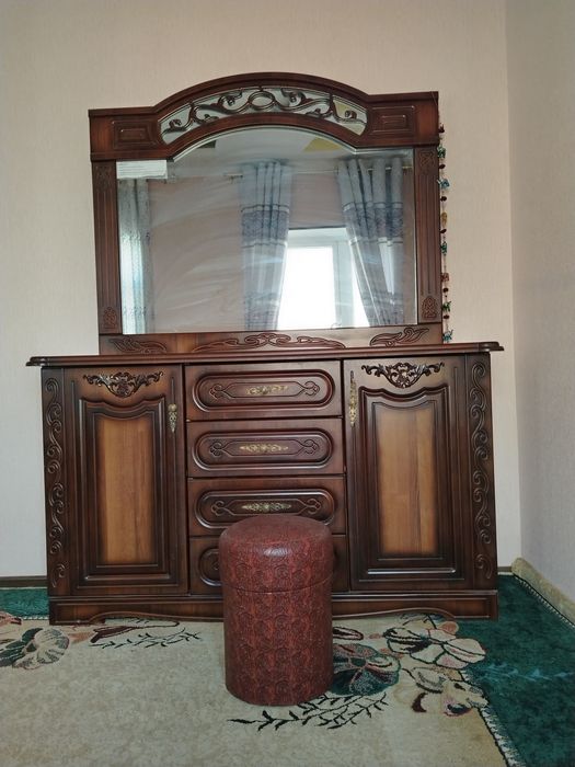 Spalni garnitur tez va arzon sotiladi