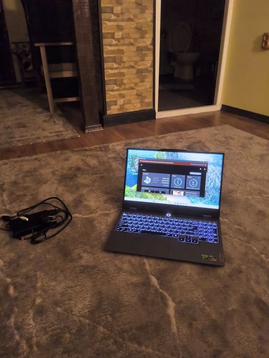 • Vand Laptop Gaming Lenovo LOQ Ryzen 7 7435HS 4.5GHz | RTX 4050 6GB | 24 GB RAM DDR5 | 512GB SSD
