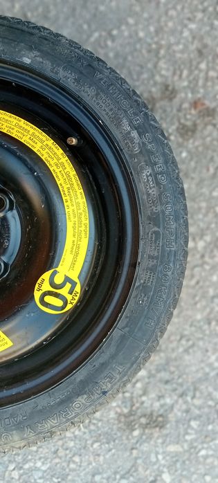 Резервна гума( патерица) - Michelin за Фолцваген Поло и подарък крик.