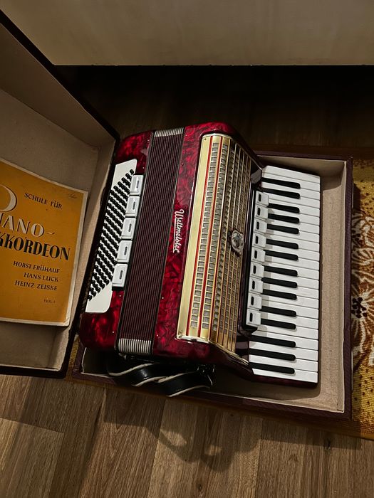 Acordeon Weltmeister 96 Bași