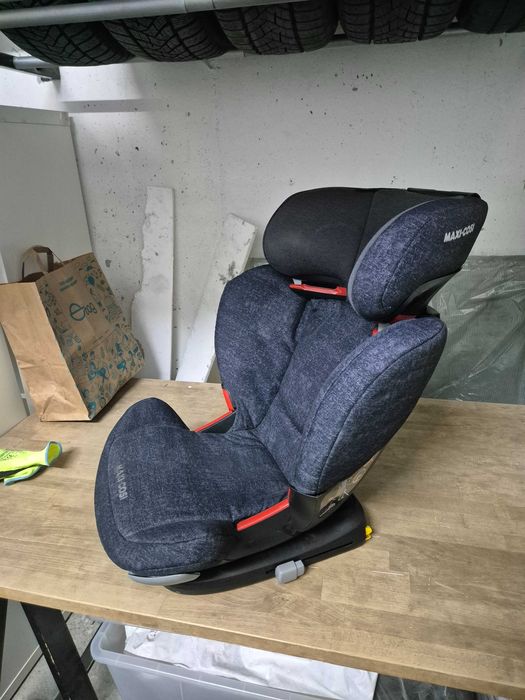 2бр. детски столчета за автомобил Maxi-Cosi RodiFix Airprotect
