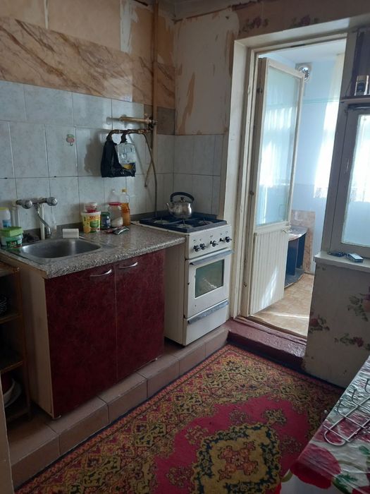 Продается 2-х комнатная квартира. На Октябре.