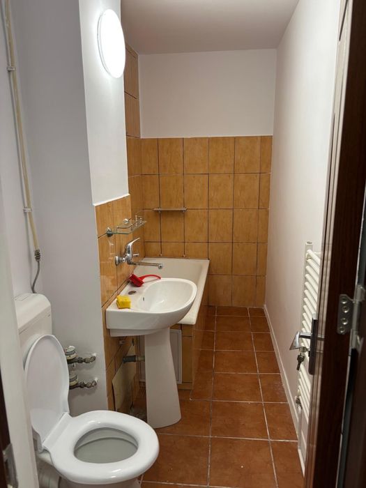 Inchiriez garsoniera zona Spitalului CFR