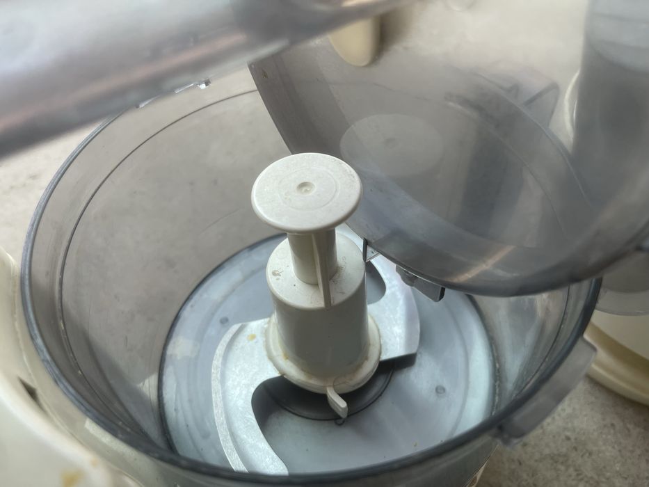 Продам кухонный комбайнь !Бренд:Элекма