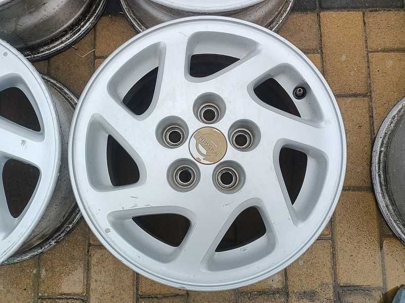 Продам оригинальные легкосплавные диски на Nissan Maxima