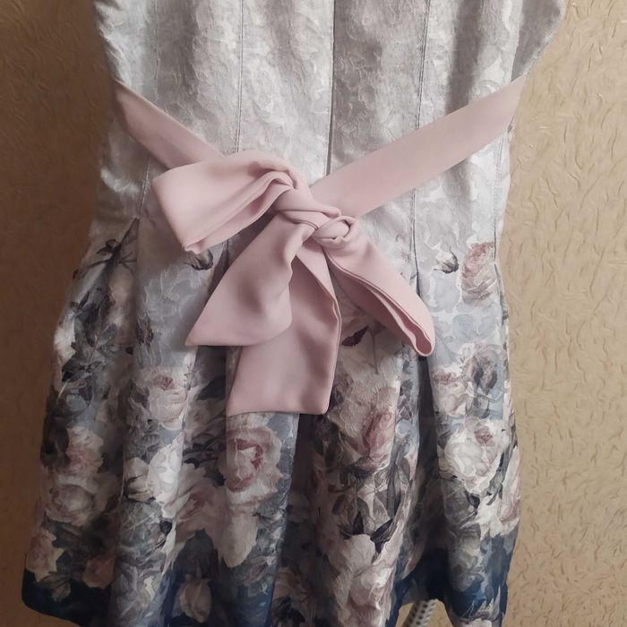 Платье нарядное праздничное на девочку д1112а