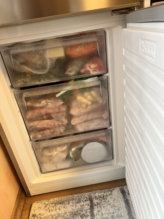 Хладилник с фризер AEG