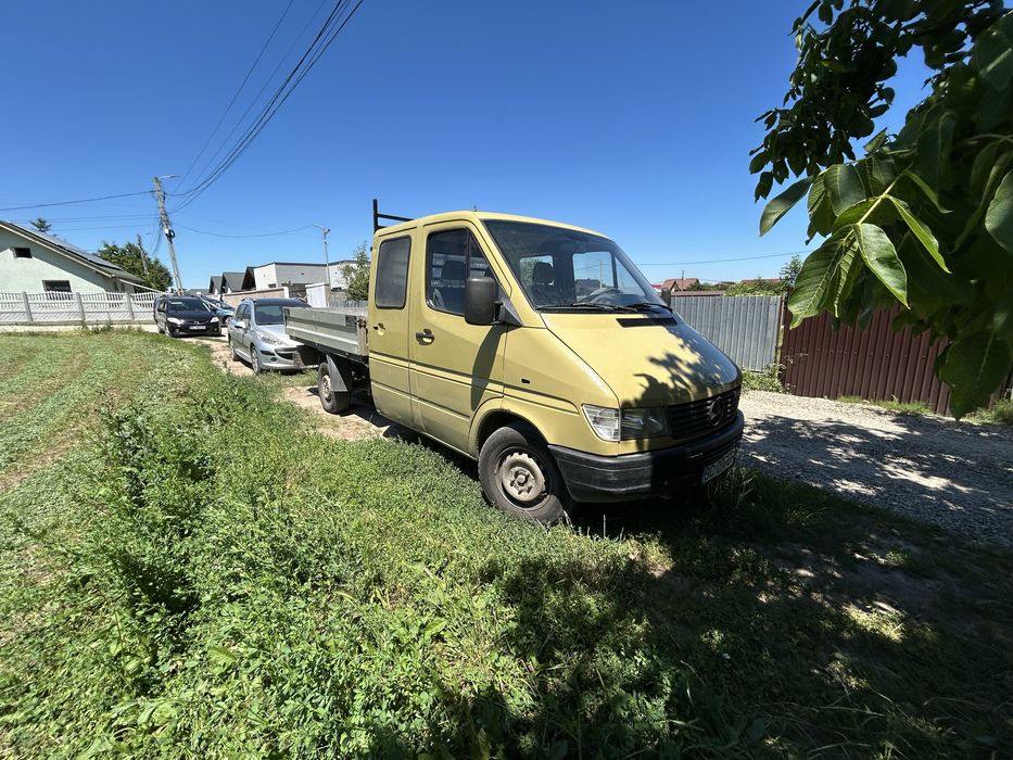 Mercedes Sprinter 208