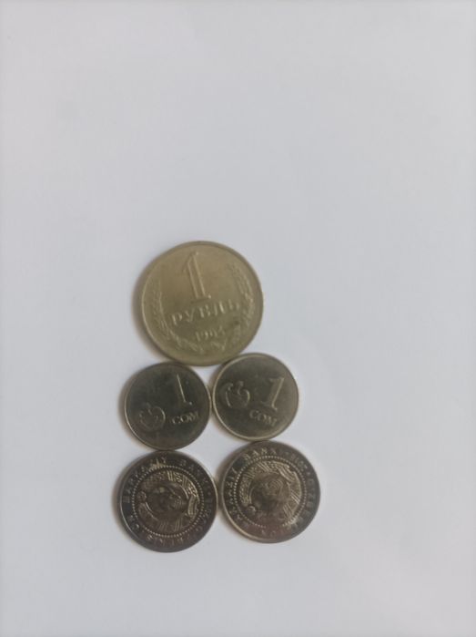 Продам манеты раз.