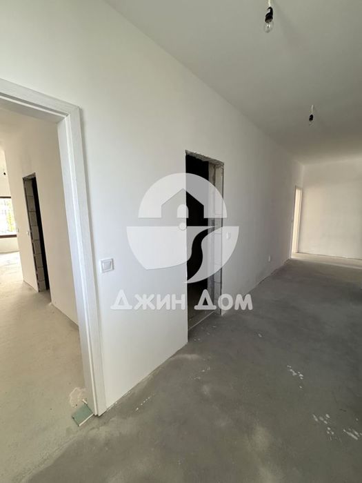 Тристаен апартамент БЕЗ ТАКСА в жилищна сграда, гр. Созопол