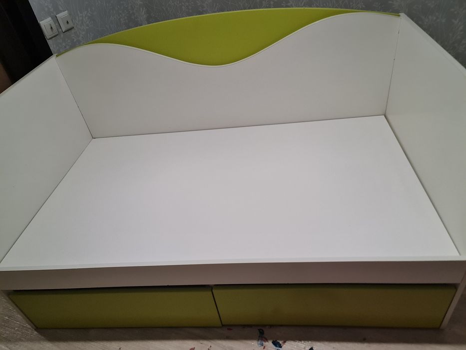 Продам детскую кровать.