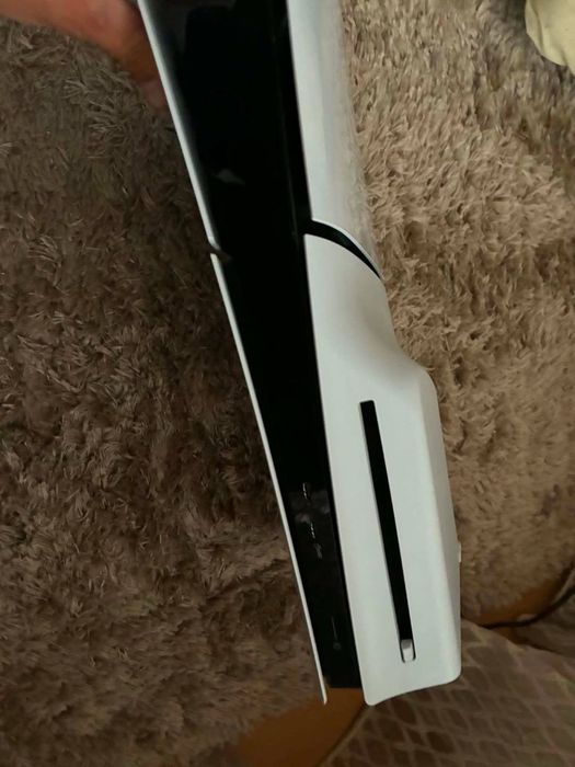 Продавам PlayStation 5