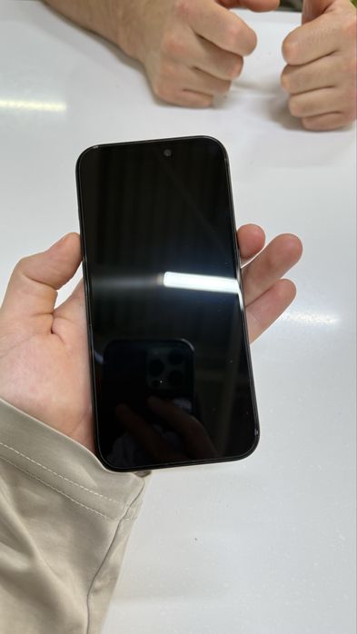 iPhone 15 Pro 256 ГБ, Black Titanium отличное состояние