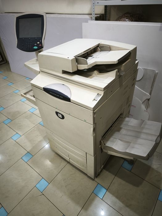 Xerox   DC   240.