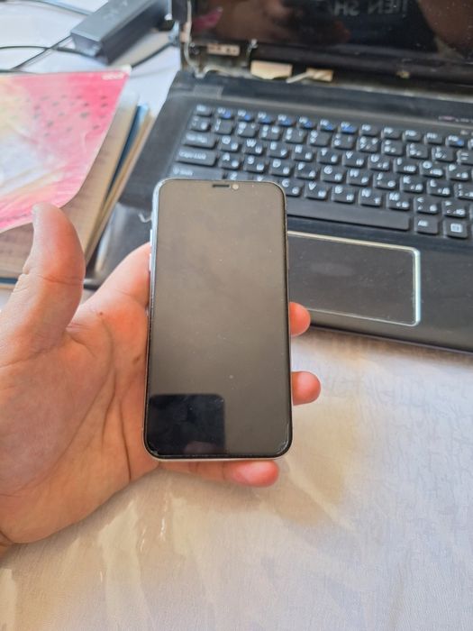 IPhone X продаётся