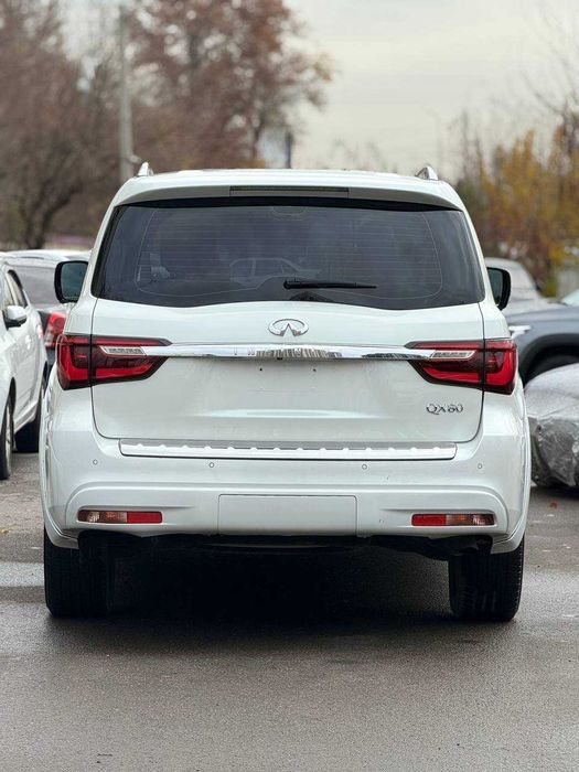 Sotuvda Infiniti QX 80 7S avtomashinamiz