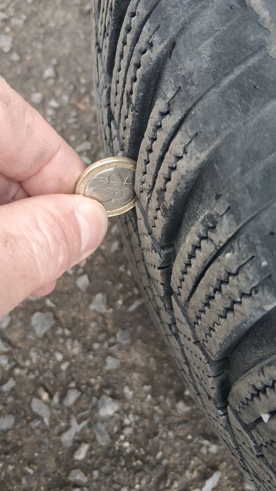 Гуми Bridgestone blizzak 215 60 17