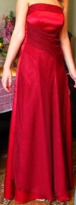 Елегантна бална рокля